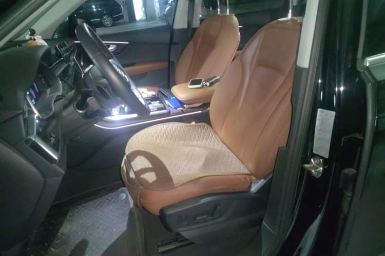 Used Audi Q7 2020 55 TFSI quattro S line sports model Left Front Seat