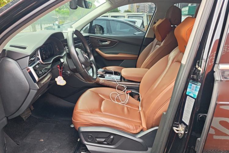 Used Audi Q7  Left Front Seat