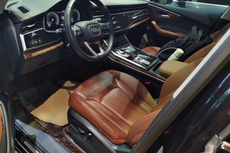 Used Audi Q7 2020 55 TFSI quattro S line sports model Left Front Seat