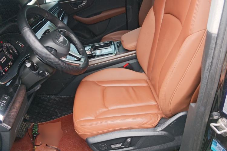 Used Audi Q7 2020 55 TFSI quattro S line sports model Left Front Seat