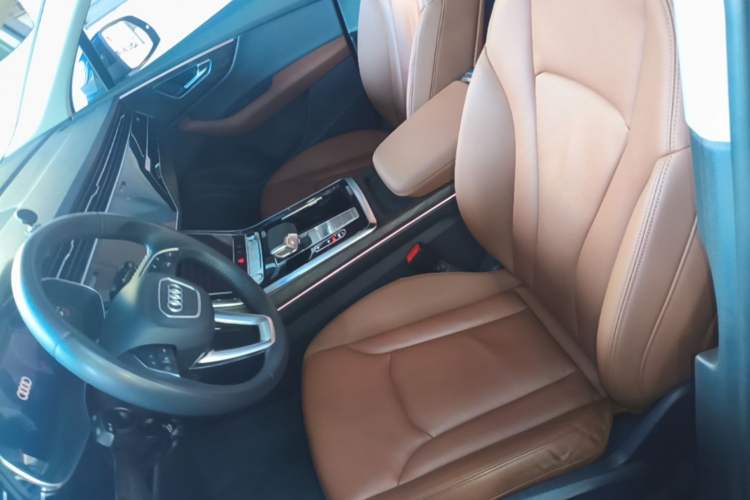 Used Audi Q7 2020 55 TFSI quattro S line sports model Left Front Seat