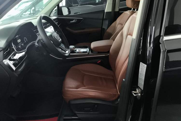 Used Audi Q7 2020 55 TFSI quattro S line sports model Left Front Seat