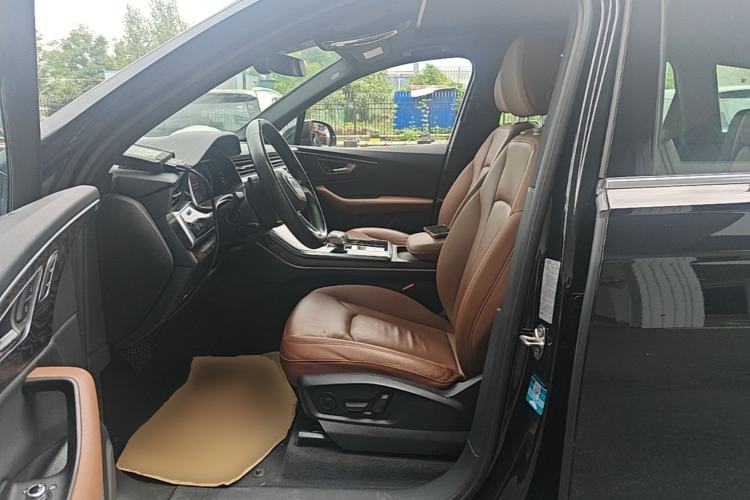 Used Audi Q7 2020 55 TFSI quattro S line sports model Left Front Seat