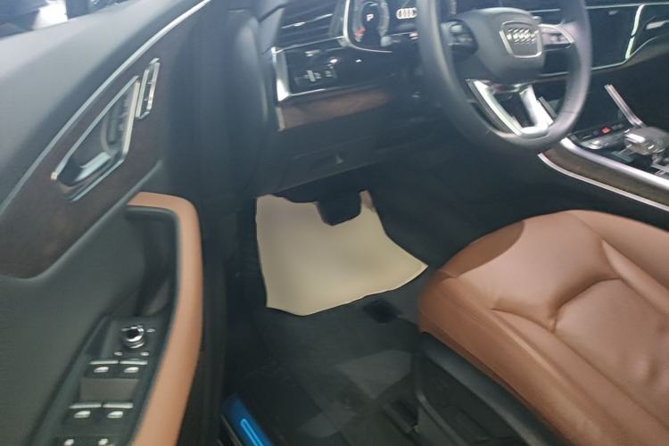 Used Audi Q7 2020 55 TFSI quattro S line sports model Left Front Seat