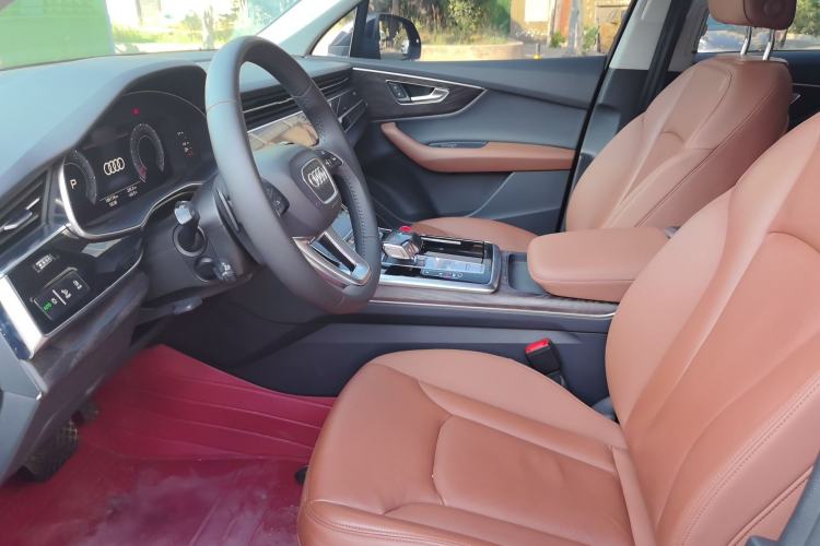 Used Audi Q7 2020 55 TFSI quattro Black Warrior Exclusive Edition Left Front Seat