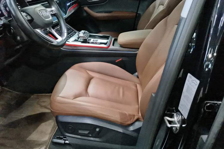 Used Audi Q7 2020 55 TFSI quattro S line sports model Left Front Seat