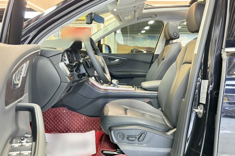 Used Audi Q7 2020 55 TFSI quattro S line sports model Left Front Seat