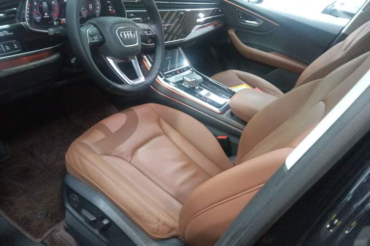 Used Audi Q7 2020 55 TFSI quattro S line sports model Left Front Seat