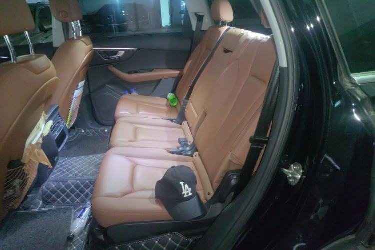 Used Audi Q7 2020 55 TFSI quattro S line sports model Left Rear Seat