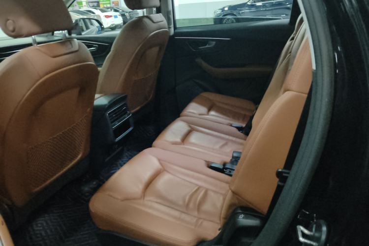 Used Audi Q7 2020 55 TFSI quattro S line sports model Left Rear Seat