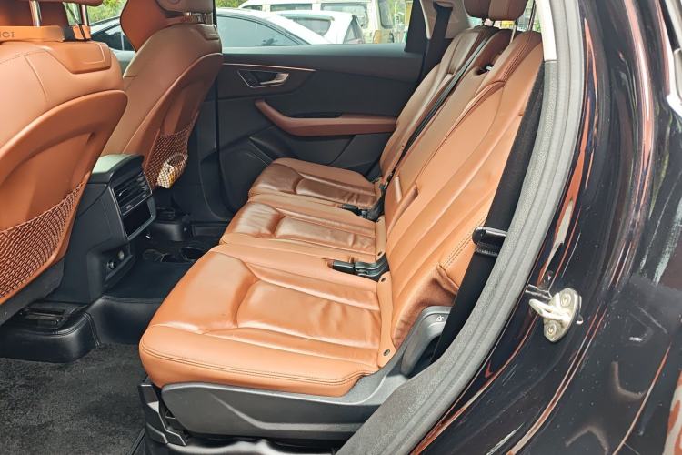 Used Audi Q7  Left Rear Seat