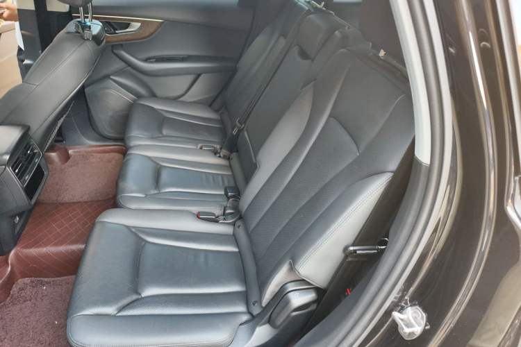 Used Audi Q7 2020 55 TFSI quattro S line sports model Left Rear Seat