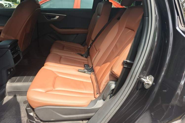 Used Audi Q7 2020 55 TFSI quattro S line sports model Left Rear Seat