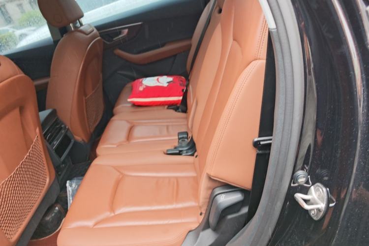 Used Audi Q7 2020 55 TFSI quattro S line sports model Left Rear Seat