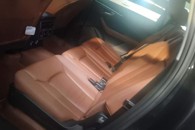 Used Audi Q7 2020 55 TFSI quattro S line sports model Left Rear Seat