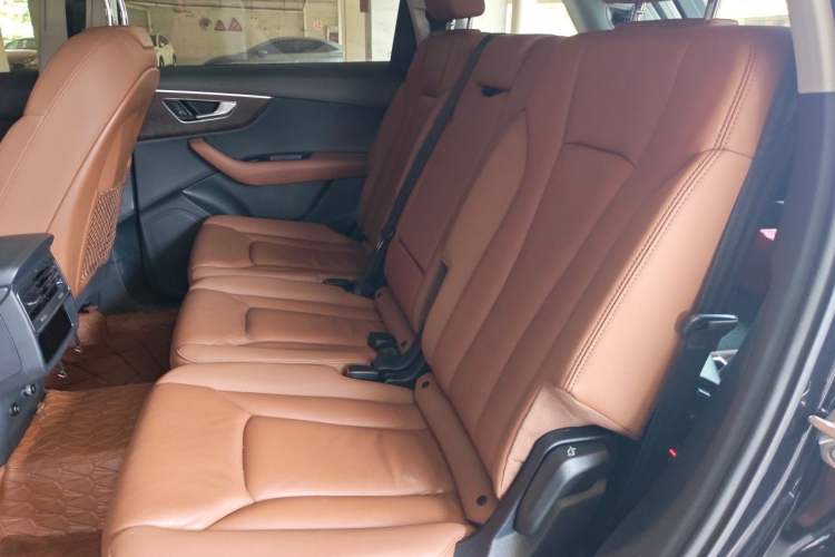 Used Audi Q7 2020 55 TFSI quattro S line sports model Left Rear Seat