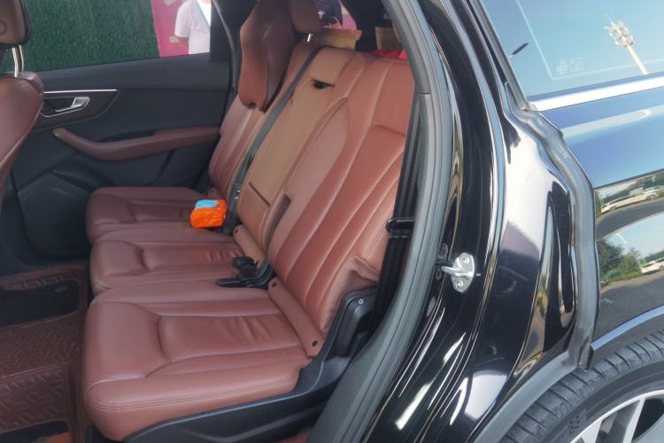 Used Audi Q7 2020 55 TFSI quattro S line sports model Left Rear Seat