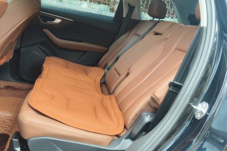 Used Audi Q7 2020 55 TFSI quattro S line sports model Left Rear Seat