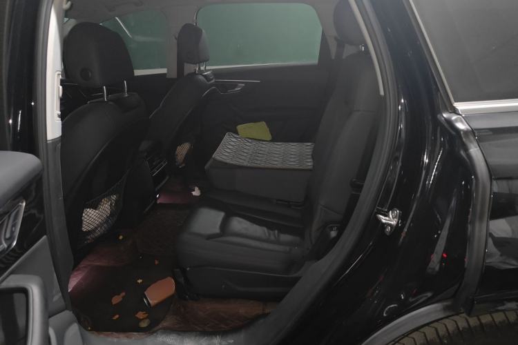Used Audi Q7 2020 55 TFSI quattro S line sports model Left Rear Seat