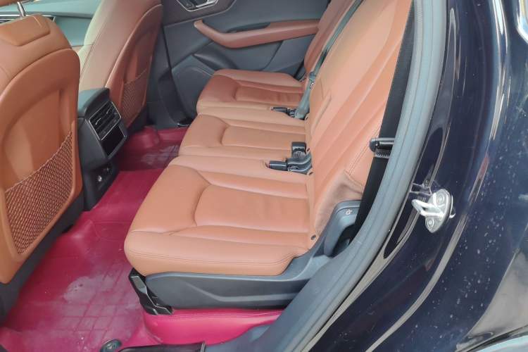 Used Audi Q7 2020 55 TFSI quattro Black Warrior Exclusive Edition Left Rear Seat