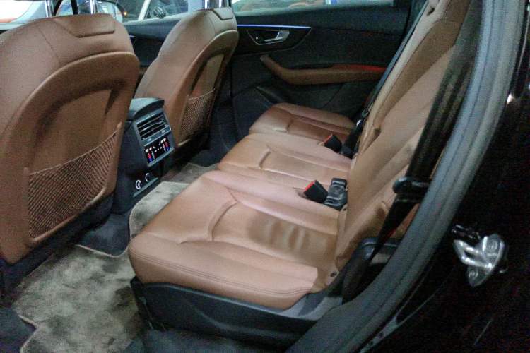 Used Audi Q7 2020 55 TFSI quattro S line sports model Left Rear Seat
