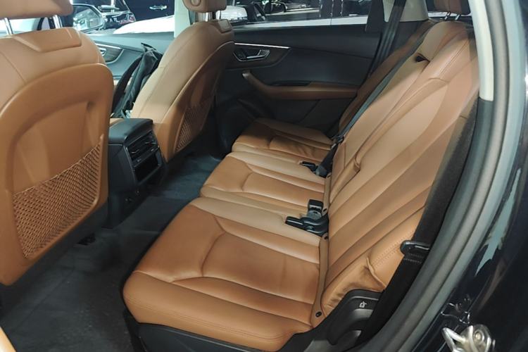 Used Audi Q7 2020 55 TFSI quattro S line sports model Left Rear Seat