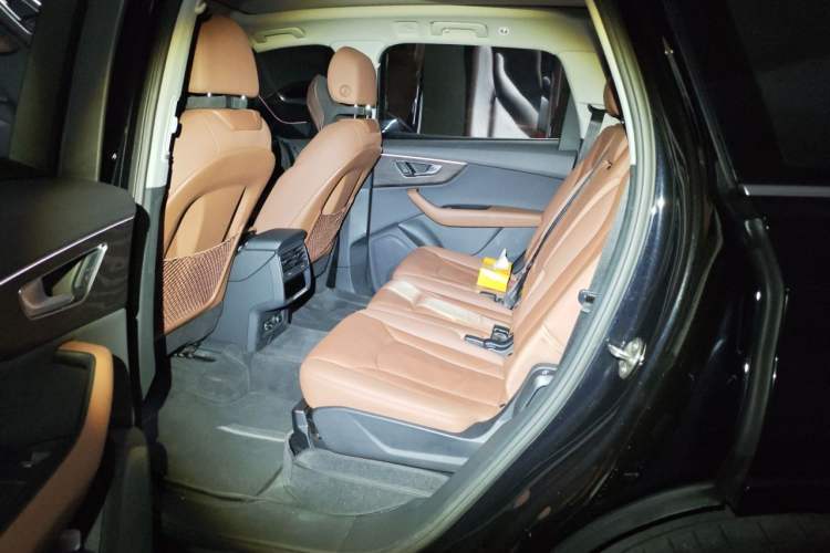 Used Audi Q7 2020 55 TFSI quattro S line sports model Left Rear Seat