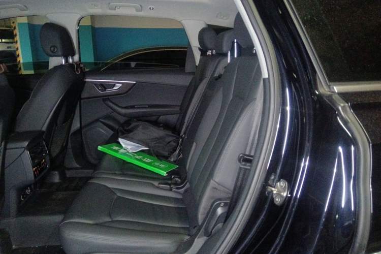 Used Audi Q7 2020 55 TFSI quattro S line sports model Left Rear Seat