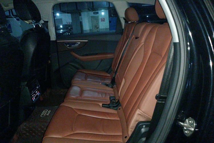 Used Audi Q7 2020 55 TFSI quattro S line sports model Left Rear Seat