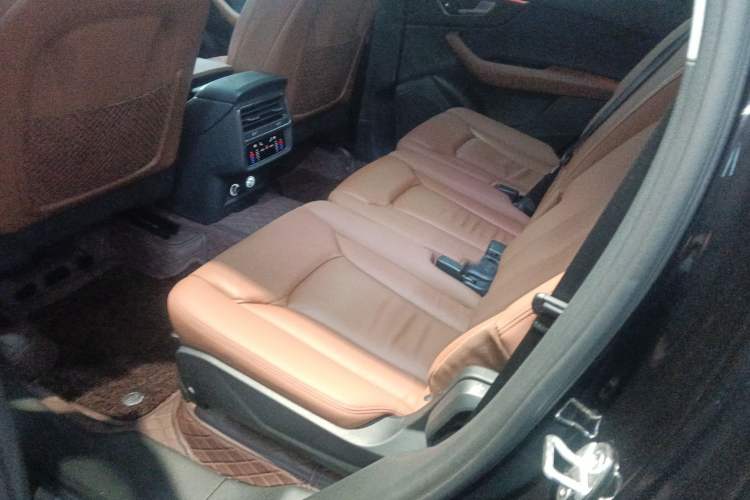 Used Audi Q7 2020 55 TFSI quattro S line sports model Left Rear Seat