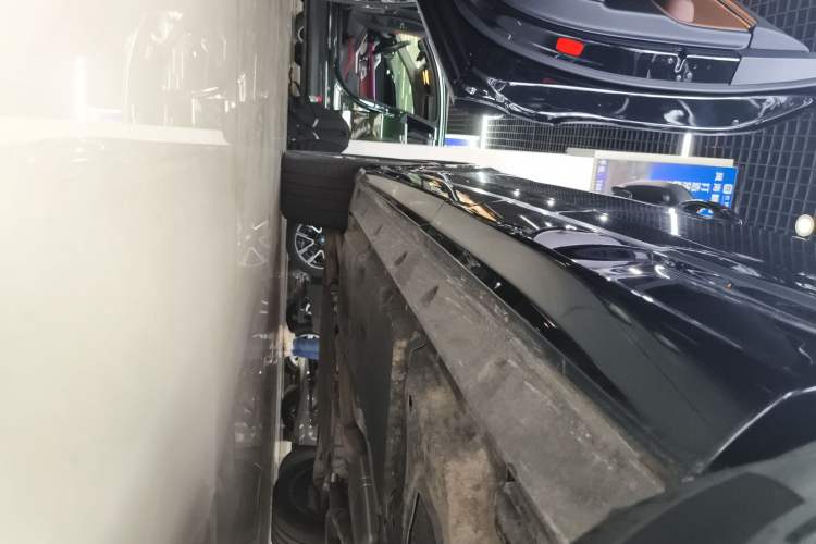 Used Audi Q7 2020 55 TFSI quattro S line sports model Left Side Sill