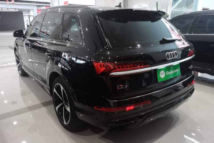 Used Audi Q7 2020 55 TFSI quattro Black Warrior Exclusive Edition Rear Left 45 Deg