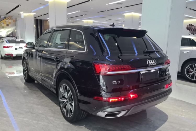 Used Audi Q7 2020 55 TFSI quattro S line sports model Rear Left 45 Deg