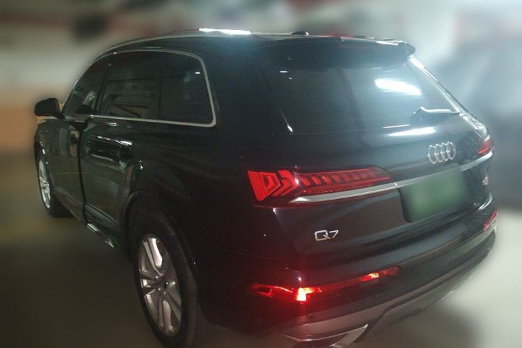 Used Audi Q7 2020 45 TFSI quattro Exclusive Edition Rear Left 45 Deg
