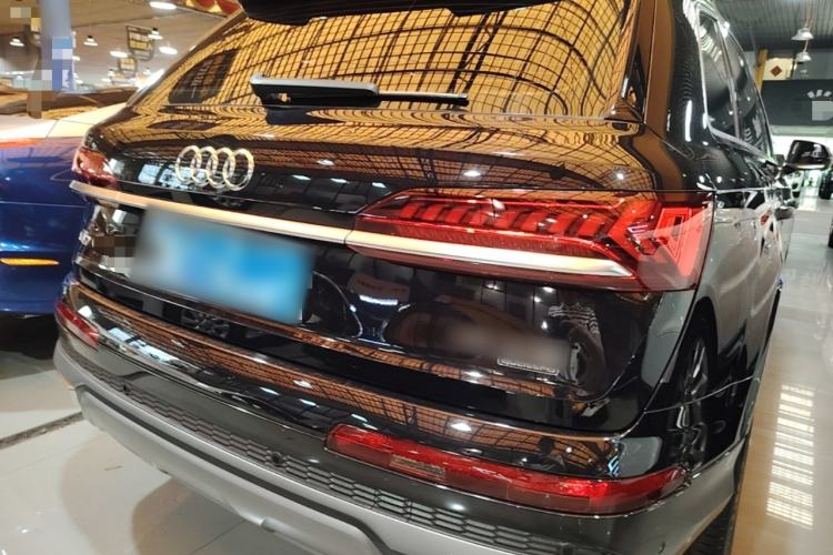 Used Audi Q7 2020 55 TFSI quattro S line sports model Rear Right 45 Deg