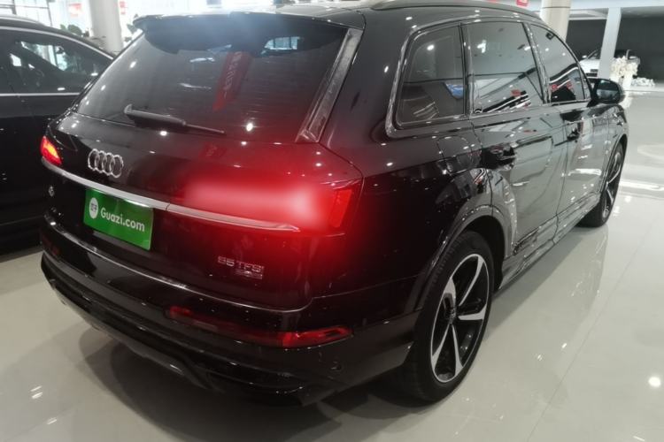 Used Audi Q7 2020 55 TFSI quattro Black Warrior Exclusive Edition Rear Right 45 Deg