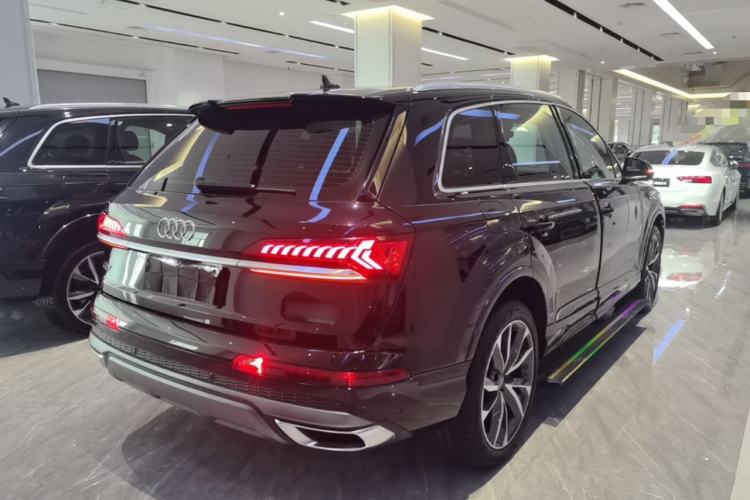 Used Audi Q7 2020 55 TFSI quattro S line sports model Rear Right 45 Deg