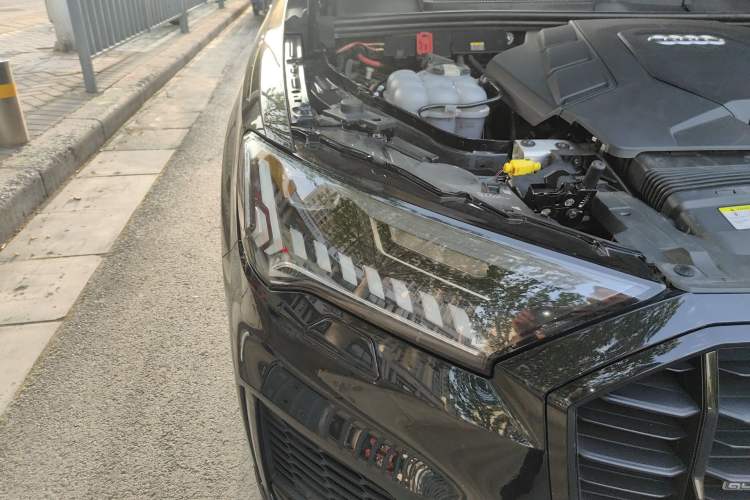 Used Audi Q7 2020 55 TFSI quattro Black Warrior Exclusive Edition Right Front Headlight