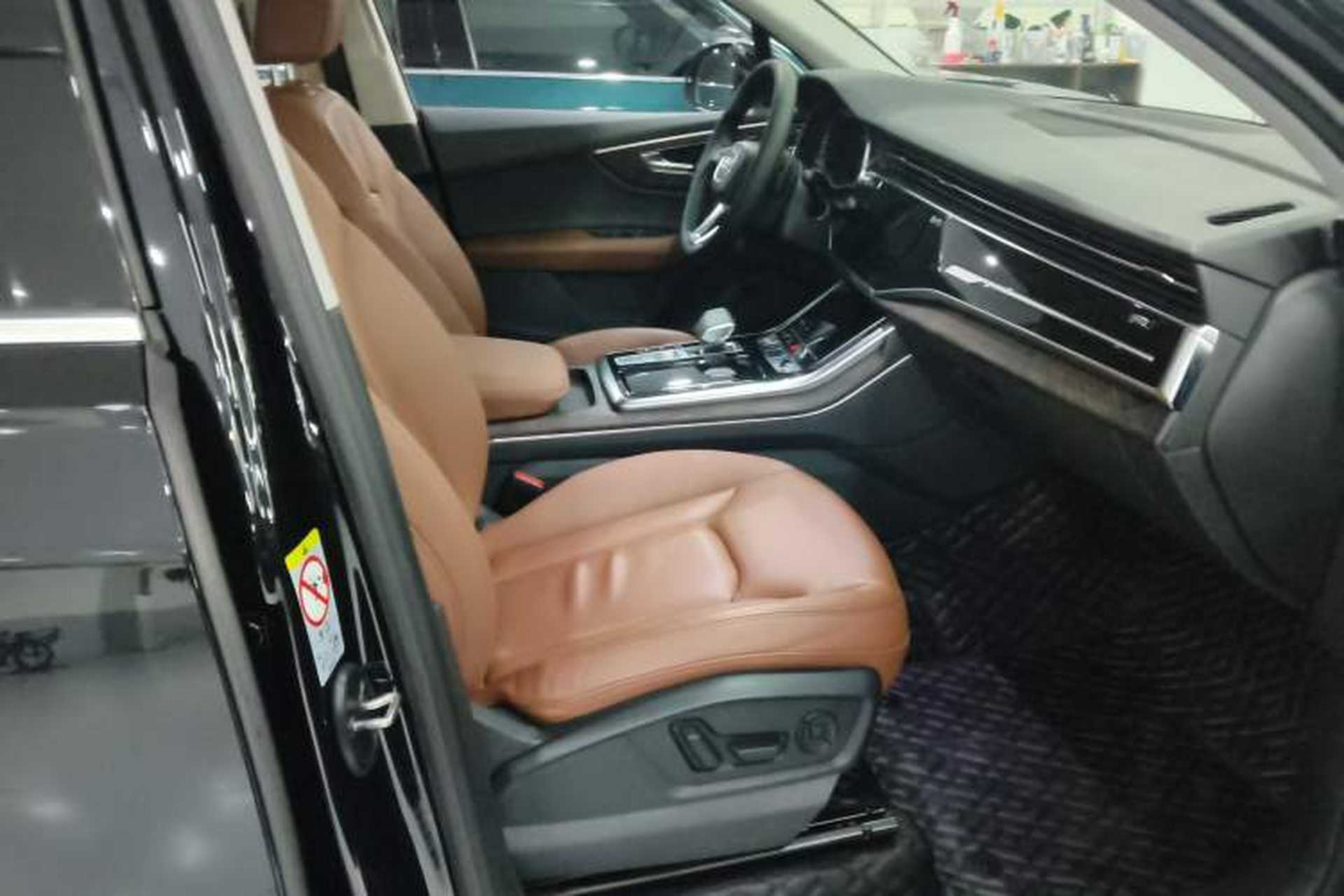 Used Audi Q7 2020 55 TFSI quattro S line sports model Right Front Seat