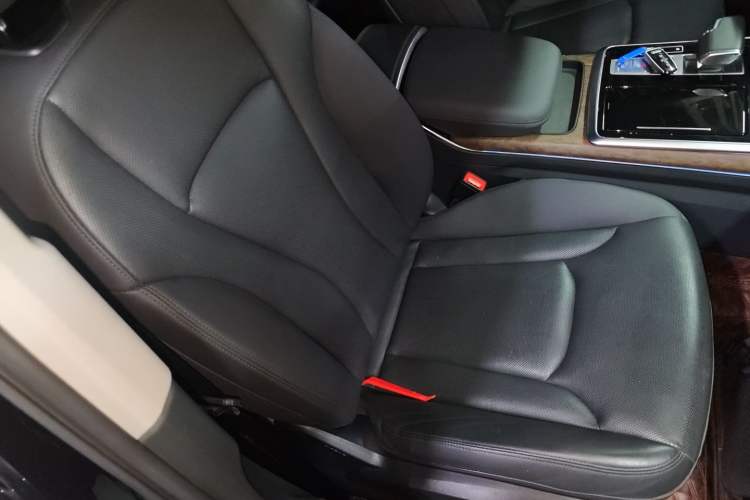 Used Audi Q7 2020 55 TFSI quattro Black Warrior Exclusive Edition Right Front Seat