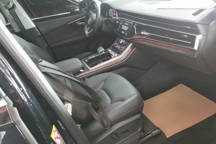 Used Audi Q7 2020 55 TFSI quattro S line sports model Right Front Seat