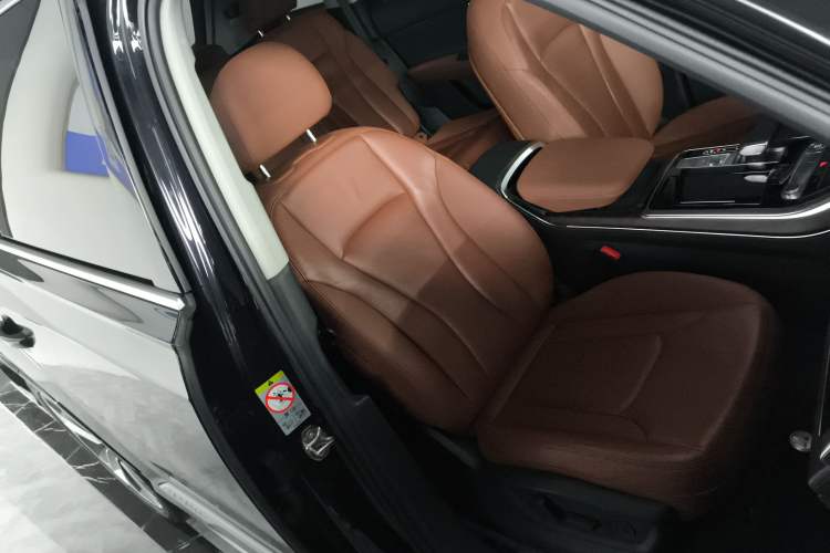Used Audi Q7 2020 55 TFSI quattro S line sports model Right Front Seat