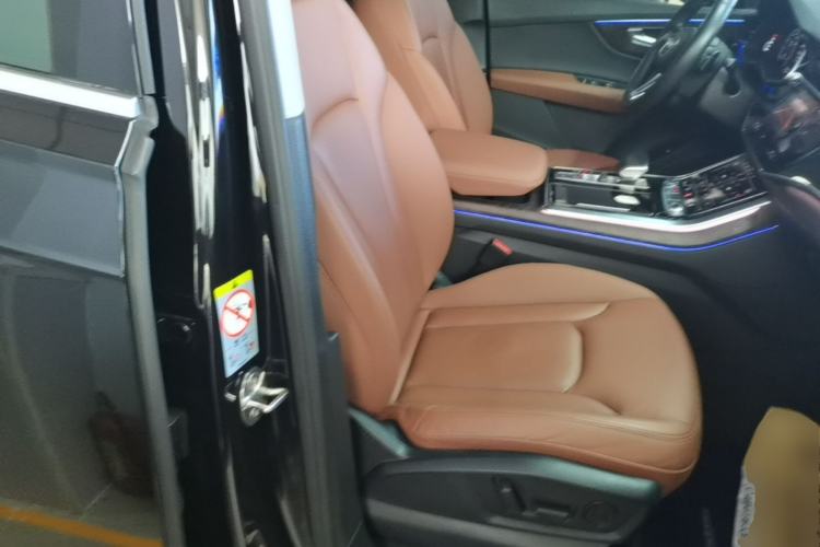 Used Audi Q7 2020 55 TFSI quattro S line sports model Right Front Seat