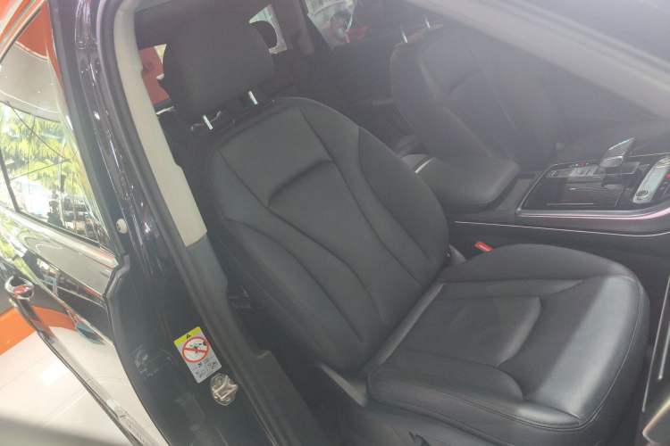Used Audi Q7 2020 55 TFSI quattro S line sports model Right Front Seat