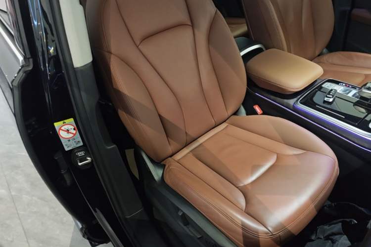 Used Audi Q7 2020 55 TFSI quattro S line sports model Right Front Seat