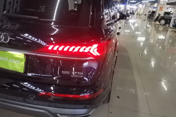 Used Audi Q7 2020 55 TFSI quattro S line sports model Right Rear Taillight