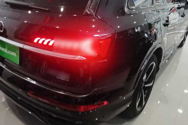 Used Audi Q7 2020 55 TFSI quattro Black Warrior Exclusive Edition Right Rear Taillight