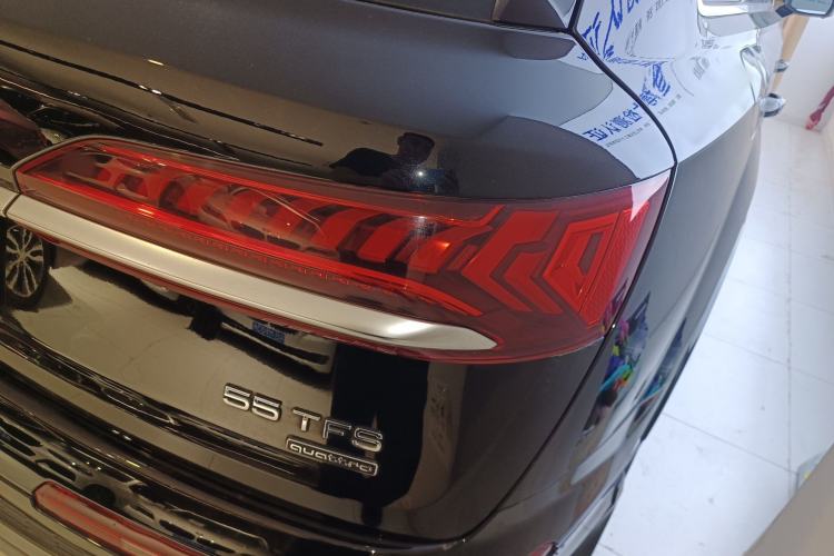 Used Audi Q7 2020 55 TFSI quattro S line sports model Right Rear Taillight
