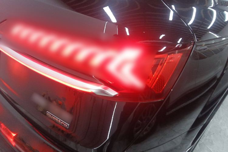 Used Audi Q7 2020 55 TFSI quattro S line sports model Right Rear Taillight