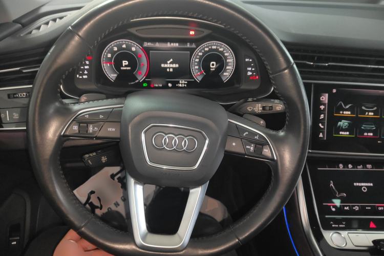 Used Audi Q7 2020 55 TFSI quattro S line sports model Steering Wheel